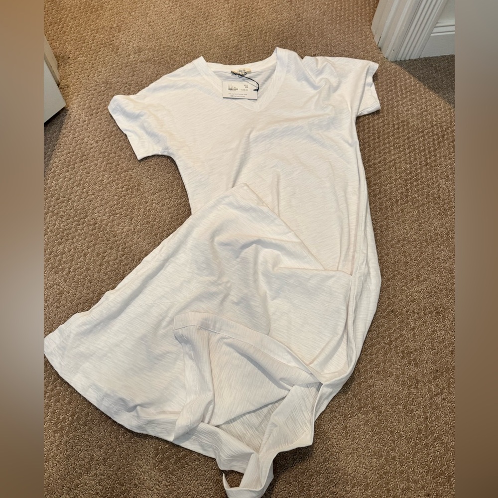 Leallo - White V-Neck T-Shirt Dress (NWT)